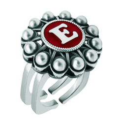 Individueller Ring mit Charro-Knopf aus Silber (Rot)Ref. Code: SR0353Ring aus Edelstahl mit Charro-Knopf aus Sterlingsilber, personalisiert mit eingebrannten emaillierten Initialen.Gr&ouml;&szlig;e: 21x21mm.