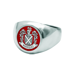 Heraldic Shield signet ring in enameled silver (Red)Ref. code: SR0373Seal type ring made of sterling silver with heraldic shield of his surname enameled by hand.Size: 12x12mm.