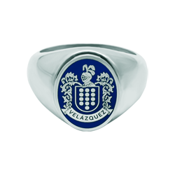 Sortija sello oval de Escudo Heráldico en plata esmaltada (Azul)Referencia: SR0383Anillo de tipo sello ovalado fabricado en plata de ley con escudo heráldico de su apellido esmaltado a mano.Medida: 13x16mm.