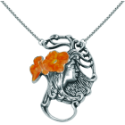 Silberner Jugendstil-Anhänger "Gesicht einer Frau mit Blumen"Ref. Code: CO0122Jugendstil-Anhänger aus Sterlingsilber.Blaue, grüne oder bernsteinfarbene emaillierte Blumen.Museumsstücke, die von den repräsentativsten Werken des Jugendstils, des Art déco und des Modernismus des späten 19. und frühen 20. Jahrhunderts inspiriert sind.Gr&ouml;&szlig;e: 41x53mm.