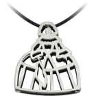 Colgante de acero doble "Contorno de Menina"Referencia: CO1280Colgante fabricado en acero.Medida: 30x33mm.