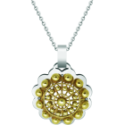 Colgante en oro y acero "Botón Charro de Salamanca"Referencia: CO1903Colgante chapado en oro y acero pulido suave al tacto.Medida: 34x34mm.