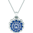 Colgante de plata "Botón Charro" esmaltadoReferencia: CO1905Colgante fabricado en plata de ley esmaltada al horno y acero pulido suave al tacto.Medida: 34x34mm.