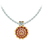 Colgante Boton Charro chapado en oro esmaltado con moissanitaReferencia: CO2040Colgante chapado en oro esmaltado al horno, acompañado de una moissanita talla brillante de 5mm engastada.La moissanita es una gema preciosa creada en laboratorio que se ha ganado un lugar especial en la joyería por su belleza y cualidades únicas, deslumbra por su brillo superior al del diamante y su gran resistencia (9,25 en la escala de Mohs).Descubierta originalmente en un meteorito a finales del siglo XIX, y ese origen “estelar” le otorga un encanto singular.Llena de destellos únicos, combina lujo y elegancia en una sola joya.Medida: 16x16mm.