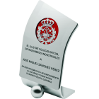 Personalisierte Stahltrophäe "Wirtschaftsingenieure"Ref. Code: PL0450Die Trophäe wurde exklusiv von Joaquín Prior aus massivem Stahl entworfen und hergestellt.Möglichkeit der Gravur eines Gedenktextes.Wir stellen verschiedene Trophäen, Auszeichnungen oder Gedenktafeln her, die mit einem beliebigen Anagramm, Wappen oder Logo personalisiert werden.Gr&ouml;&szlig;e: 120x280mm.