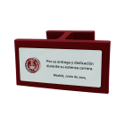Placa de Abogados en acero y resinaReferencia: PL0465Placa con escudo de Derecho tallado en aluminio y esmaltado al horno, sobre una placa de acero macizo pulido y un soporte estilo viga de resina.Medida: 120x70mm.